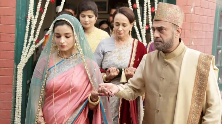 Raazi Poster