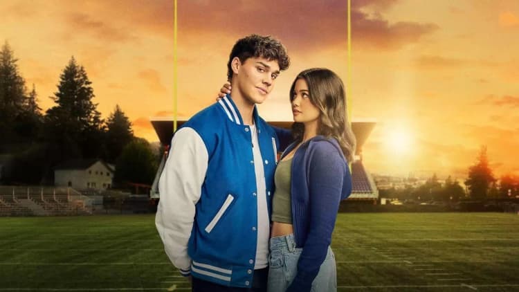 Sidelined: The QB and Me Poster