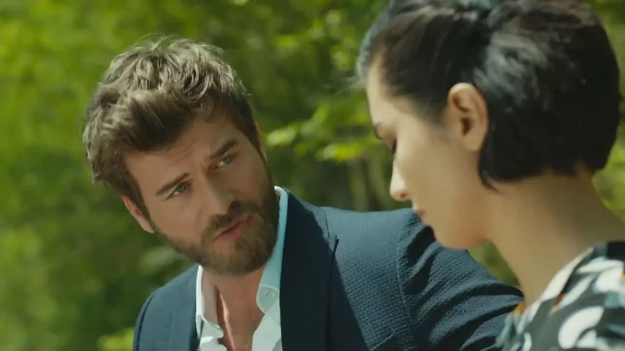 Cesur Ve Güzel Backdrop