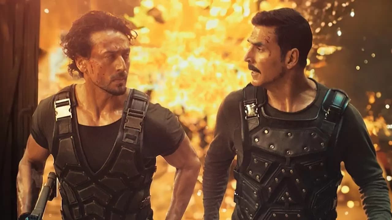 Bade Miyan Chote Miyan Backdrop
