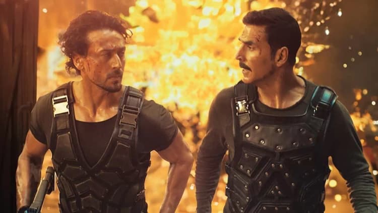 Bade Miyan Chote Miyan Poster