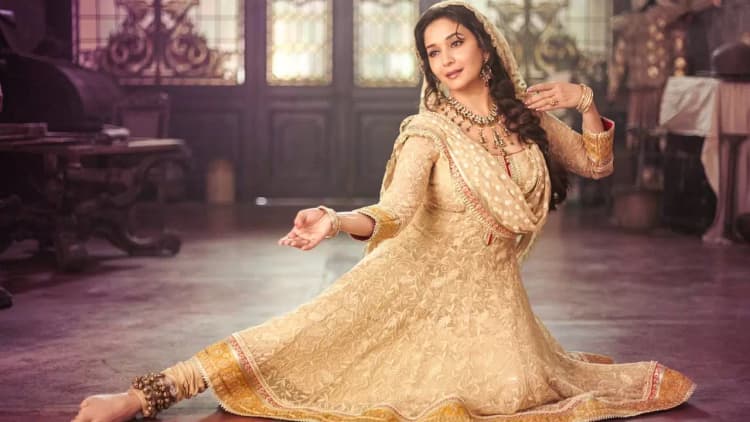 Dedh Ishqiya Poster