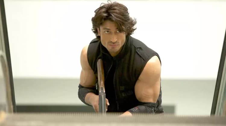 Commando 2 Poster