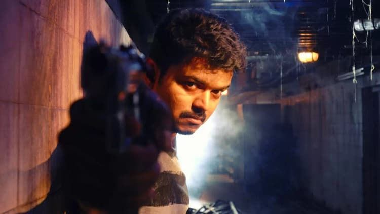 Thuppakki Poster