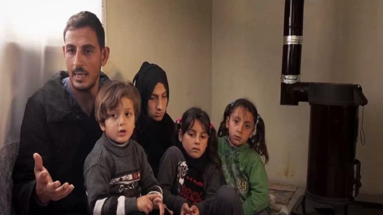 Hell on Earth: The Fall of Syria and the Rise of ISIS Poster