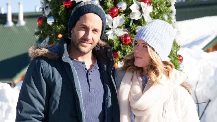 Falling for Christmas Poster