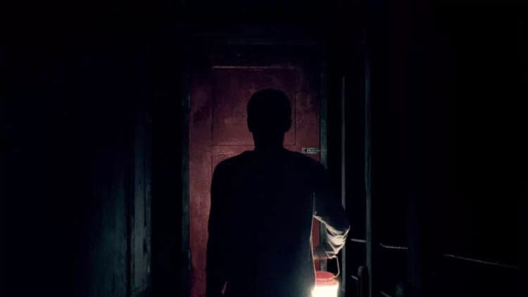 It Comes at Night Poster