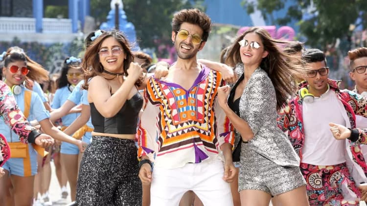 Pati Patni Aur Woh Poster