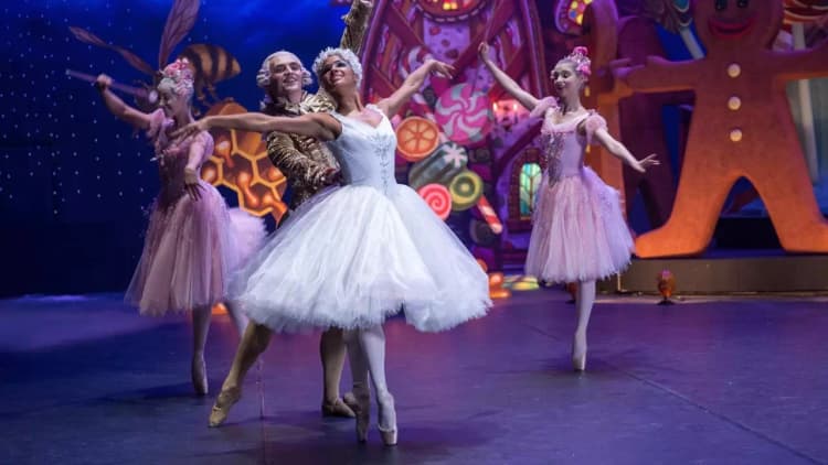 The Nutcracker and the Four Realms Poster