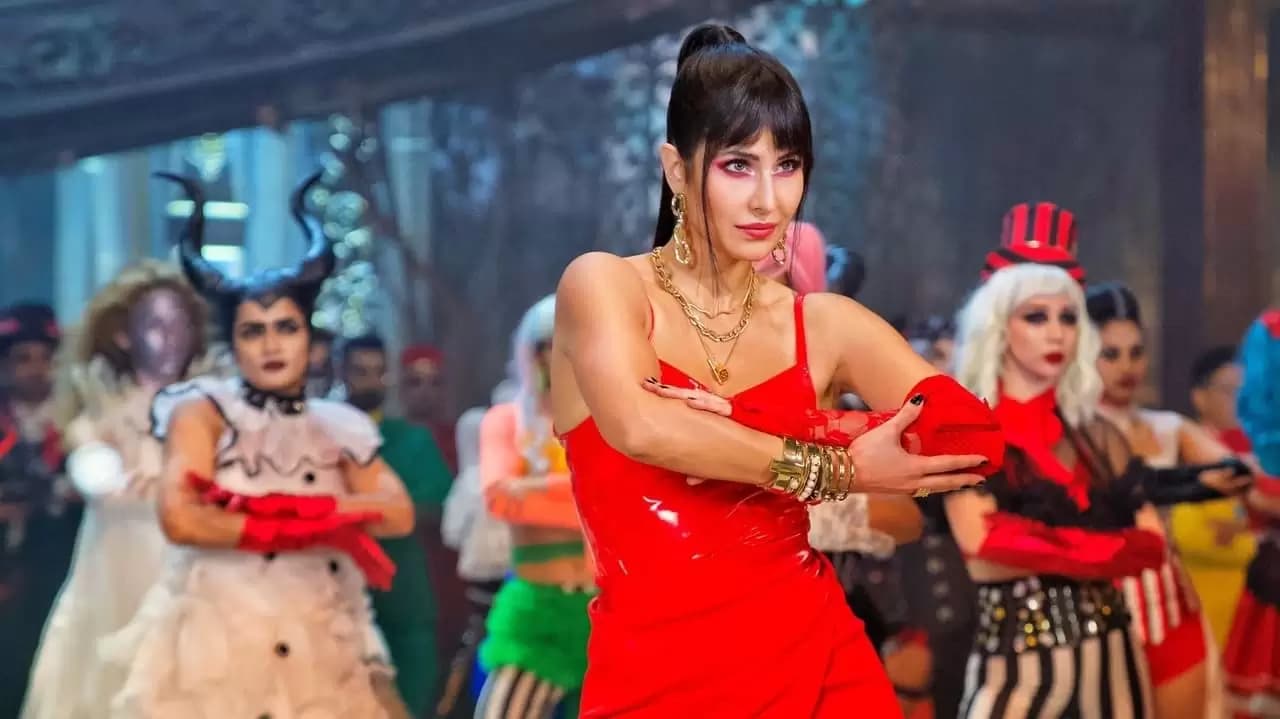 Phone Bhoot Backdrop